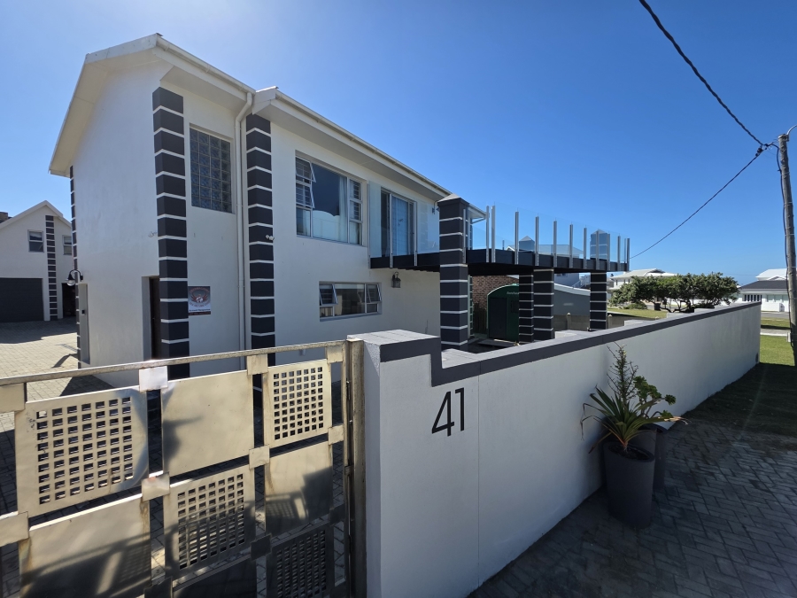 6 Bedroom Property for Sale in Oceanview Heights Western Cape
